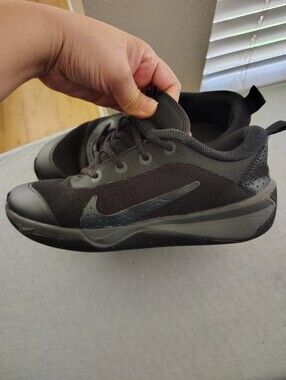 Nike Black Low-Top Athletic Sneakers